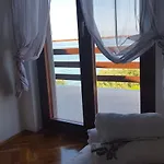 Ana *
